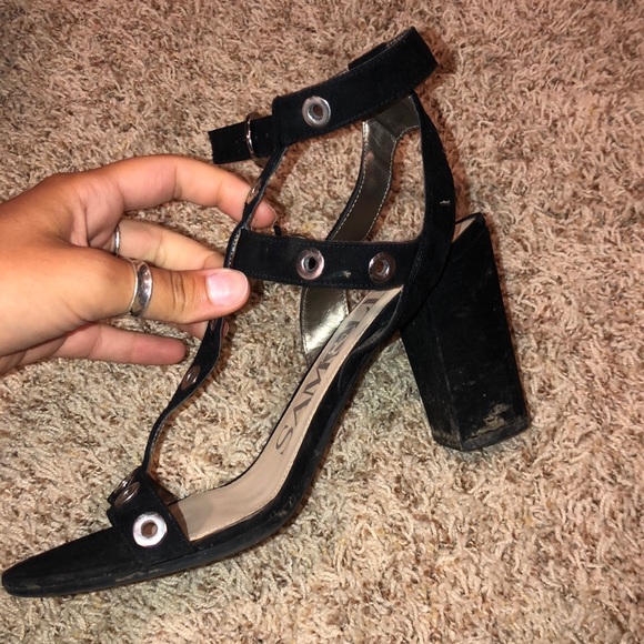 Heels - Picture 2 of 4